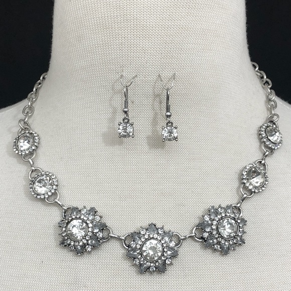 Clear Rhinestone Starburst Necklace Earrings Set - Picture 2 of 3